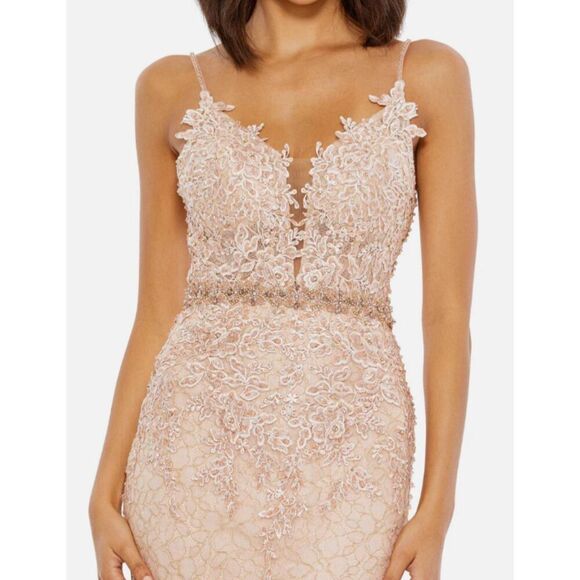 Mac Duggal A79341 Appliqué Sleeveless Plunge Neck Trumpet Blush Gown. Size 2. 17 - Picture 3 of 15